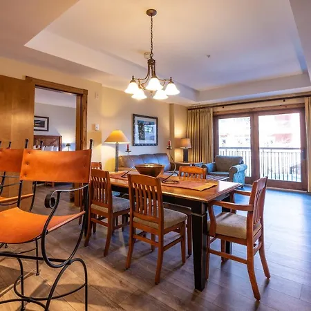 Two Bedroom Condo With A Balcony In Mountaineer Square Condo